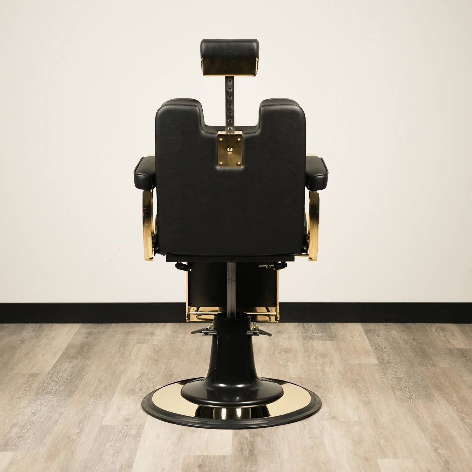 Amiri Barber Chair - Image 11