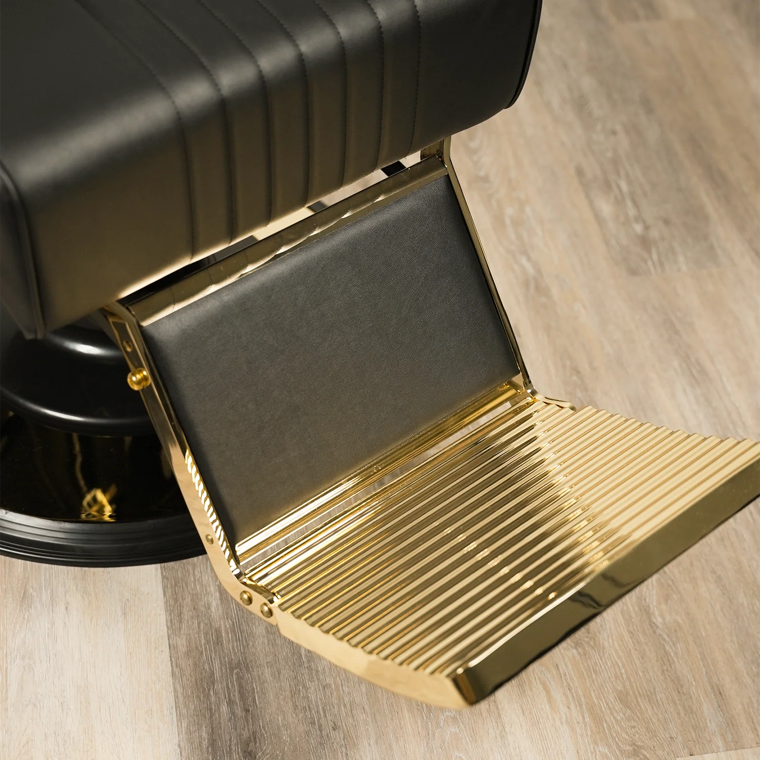 Amiri Barber Chair - Image 20