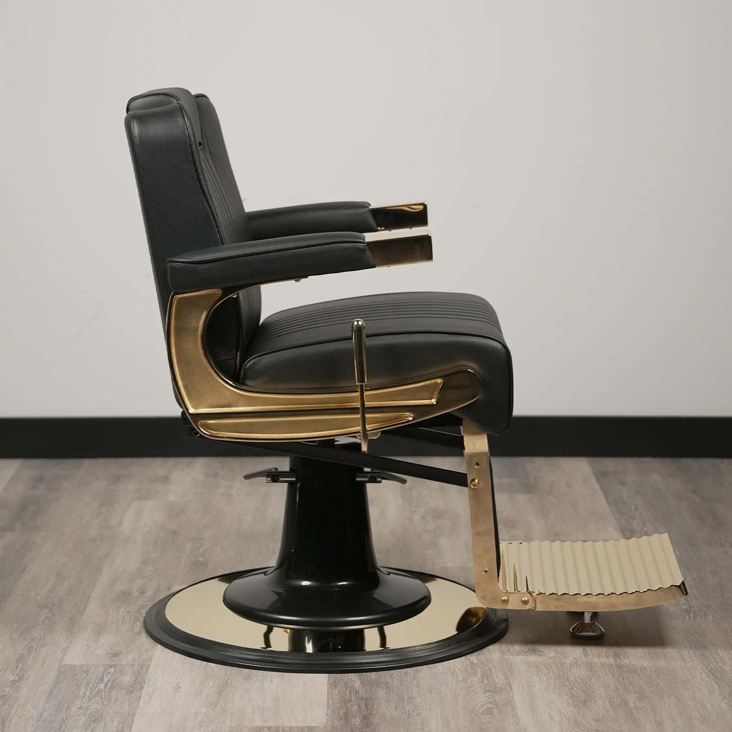 Amiri Barber Chair - Image 4