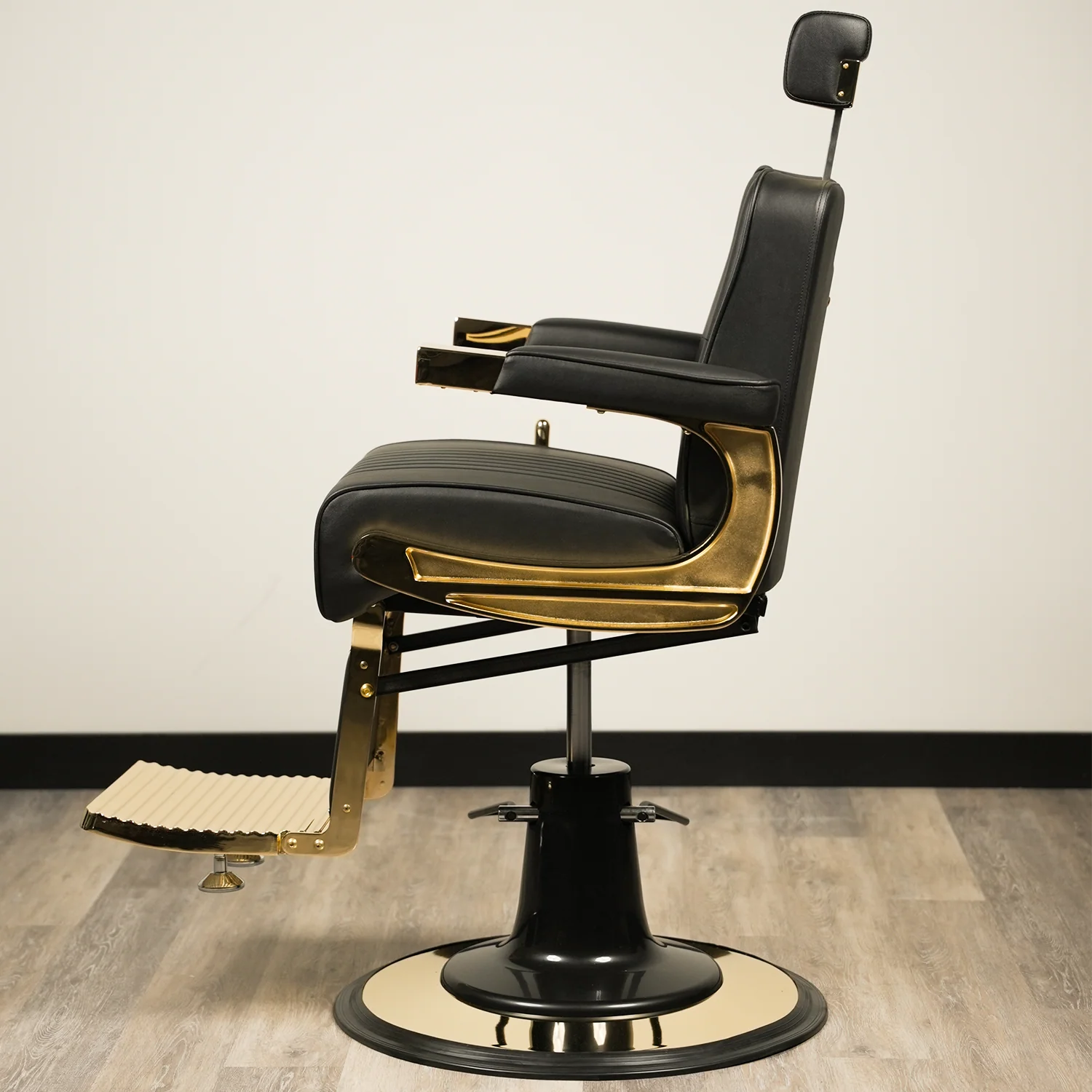 Amiri Barber Chair - Image 7