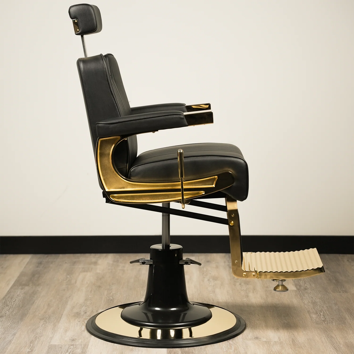 Amiri Barber Chair - Image 8