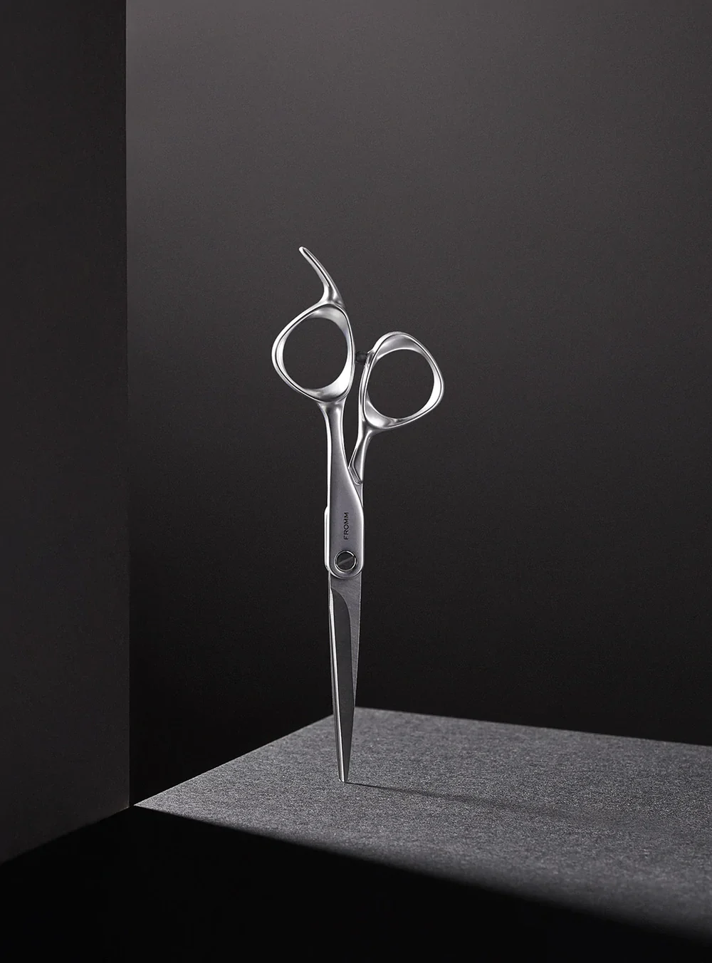 FROMM Transform 5.75" Hair Cutting Shear - Image 3