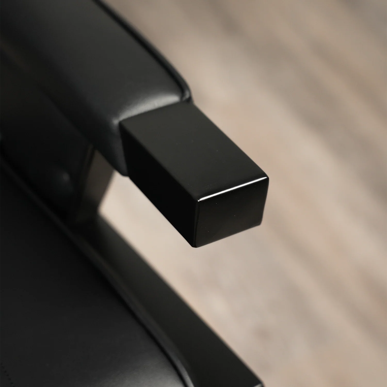 Jabal Barber Chair - Image 11