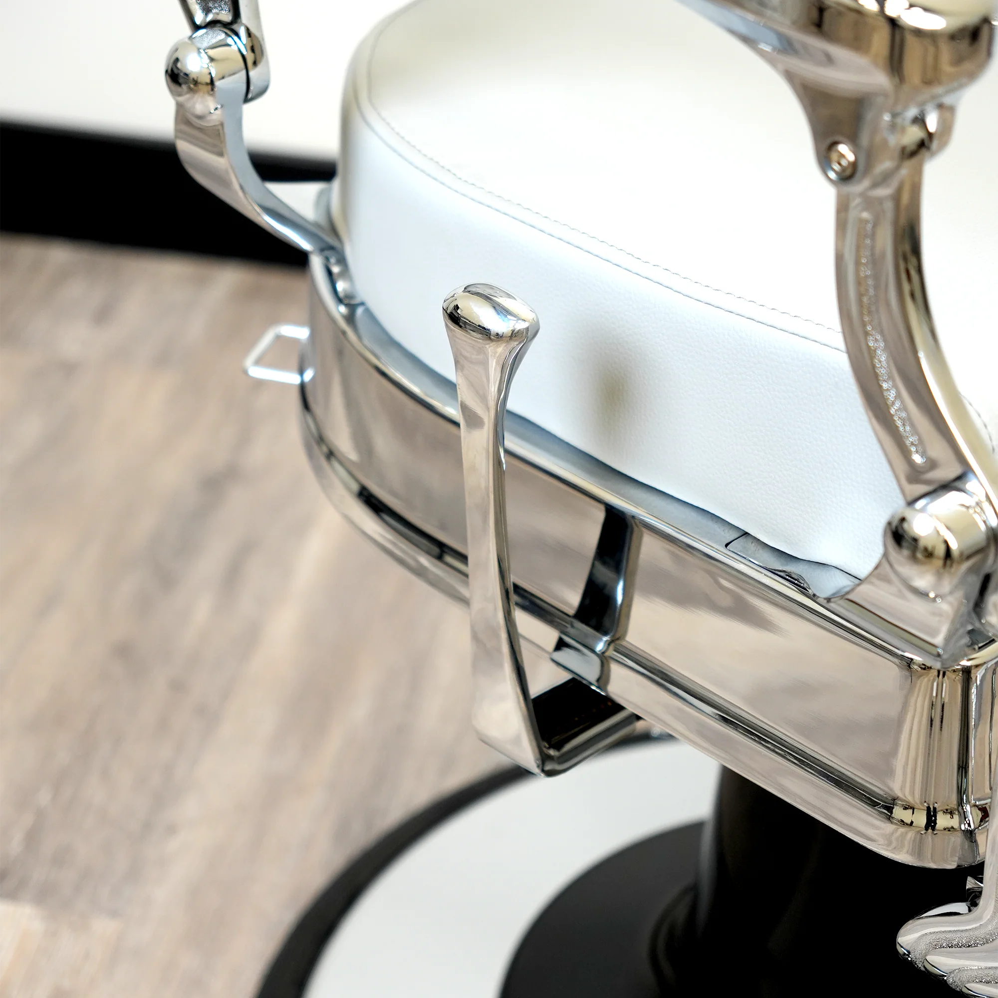 Santana Silver Barber Chair - Image 6
