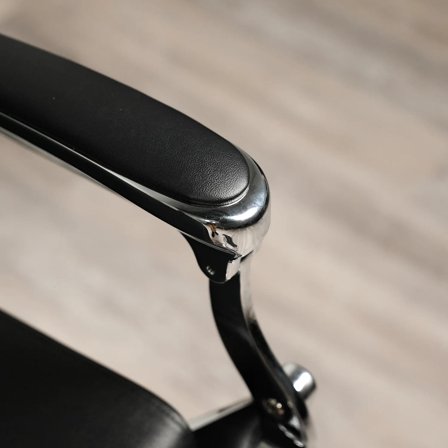 Zafir Barber Chair - Image 12