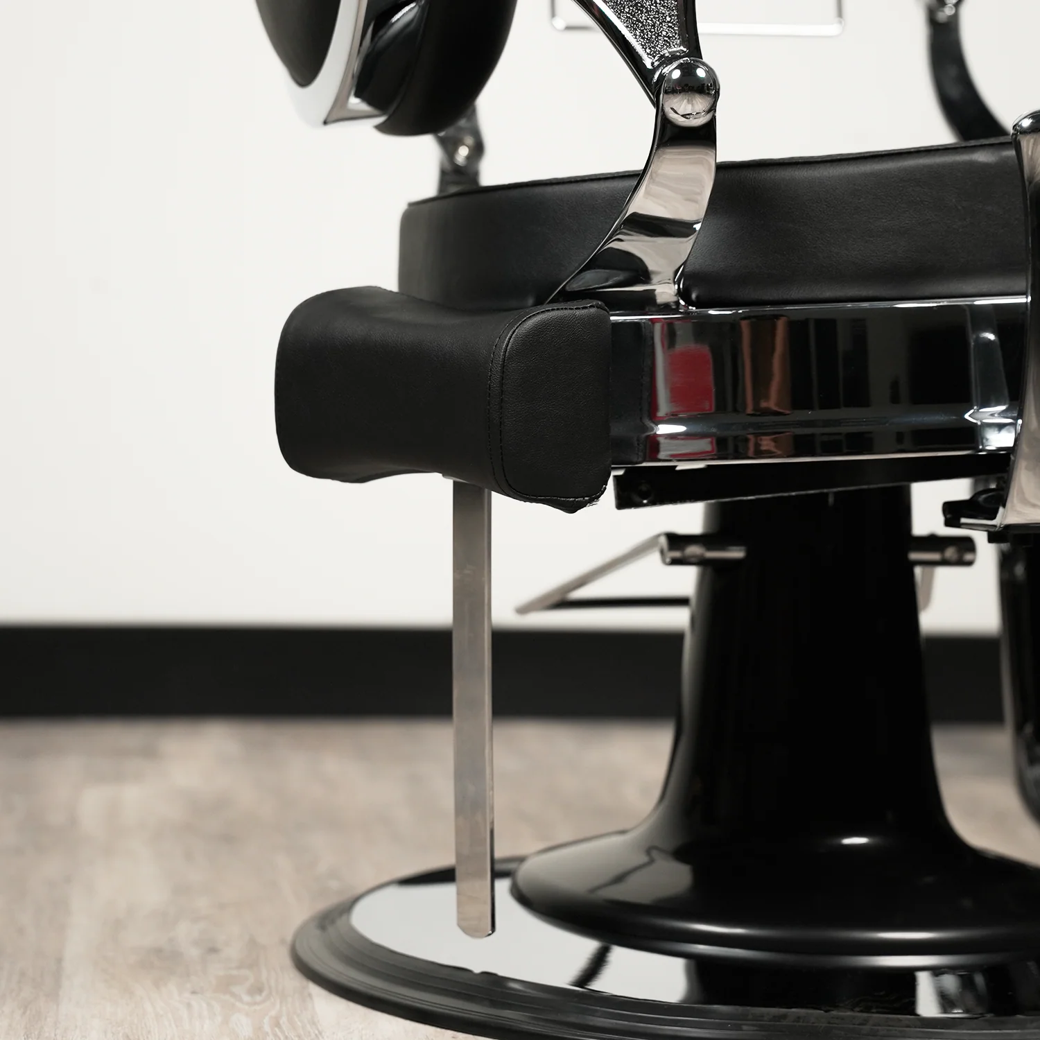 Zafir Barber Chair - Image 22