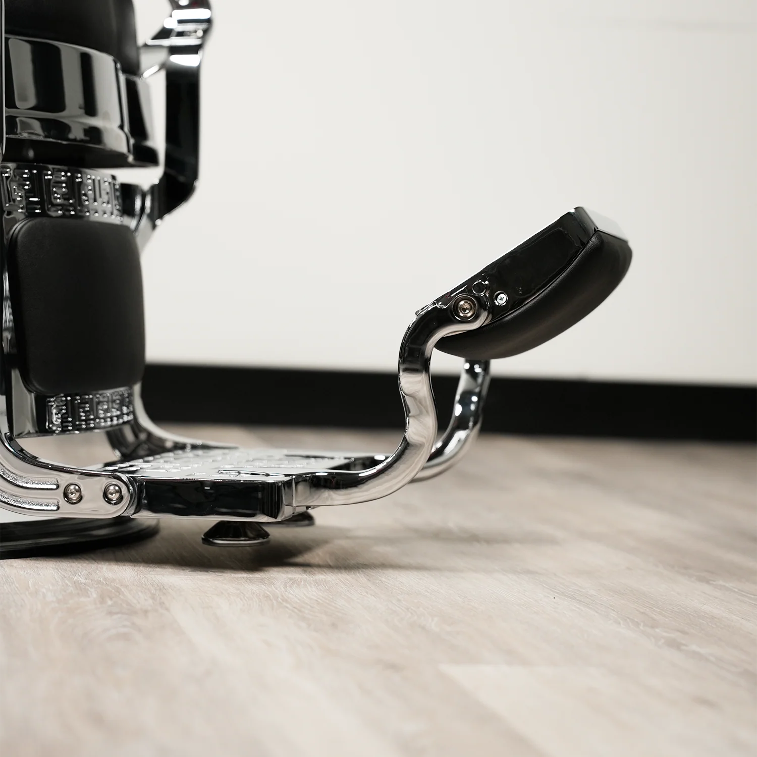 Zafir Barber Chair - Image 23