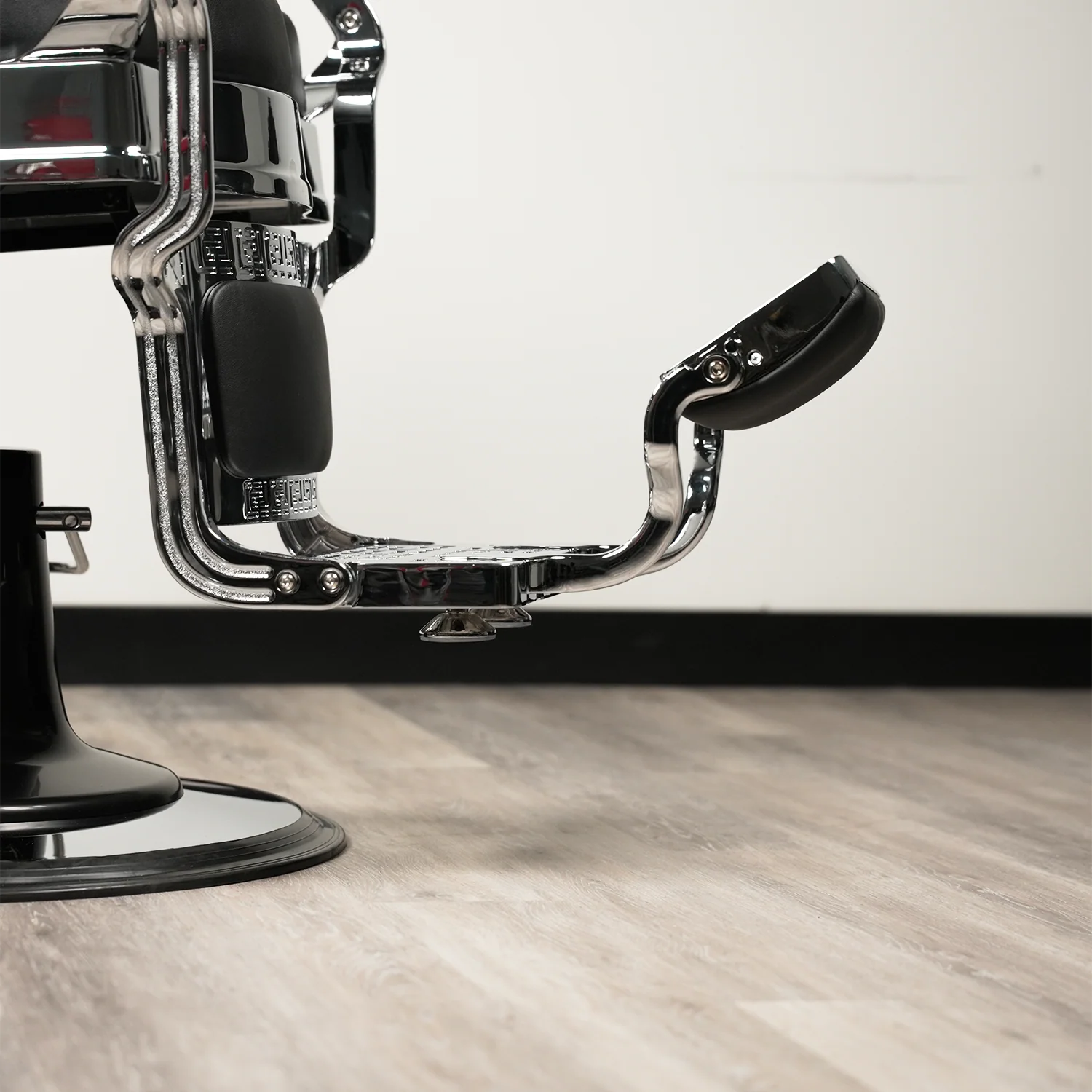 Zafir Barber Chair - Image 24